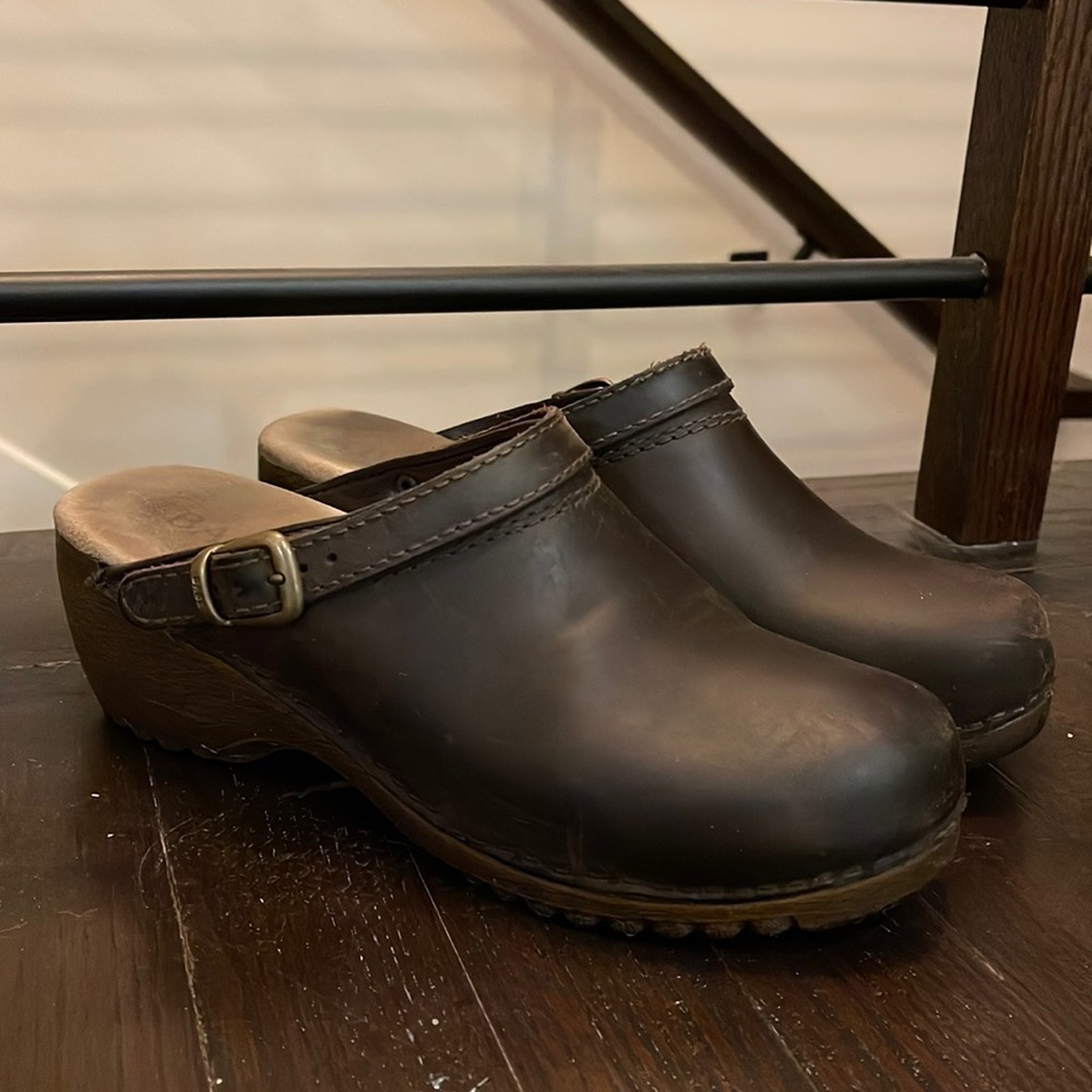 Bass Clogs